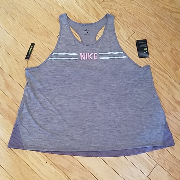 Nike Tops - NWT plus size Nike tank
